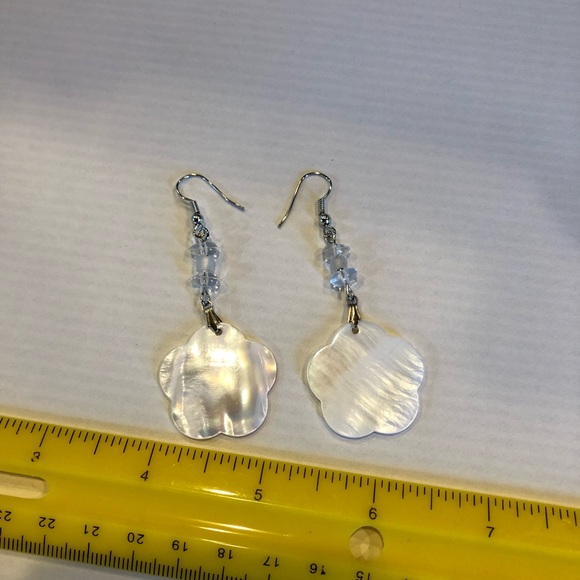 Shell earrings - Picture 2 of 2